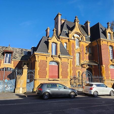 Appartement Atypique - 2 Chambres - Rue Calme Dans Centre Ville Sedan Luaran gambar
