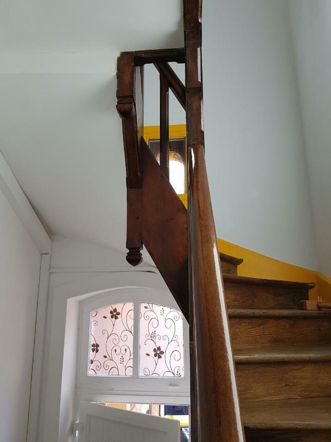 Appartement Atypique - 2 Chambres - Rue Calme Dans Centre Ville Sedan Luaran gambar