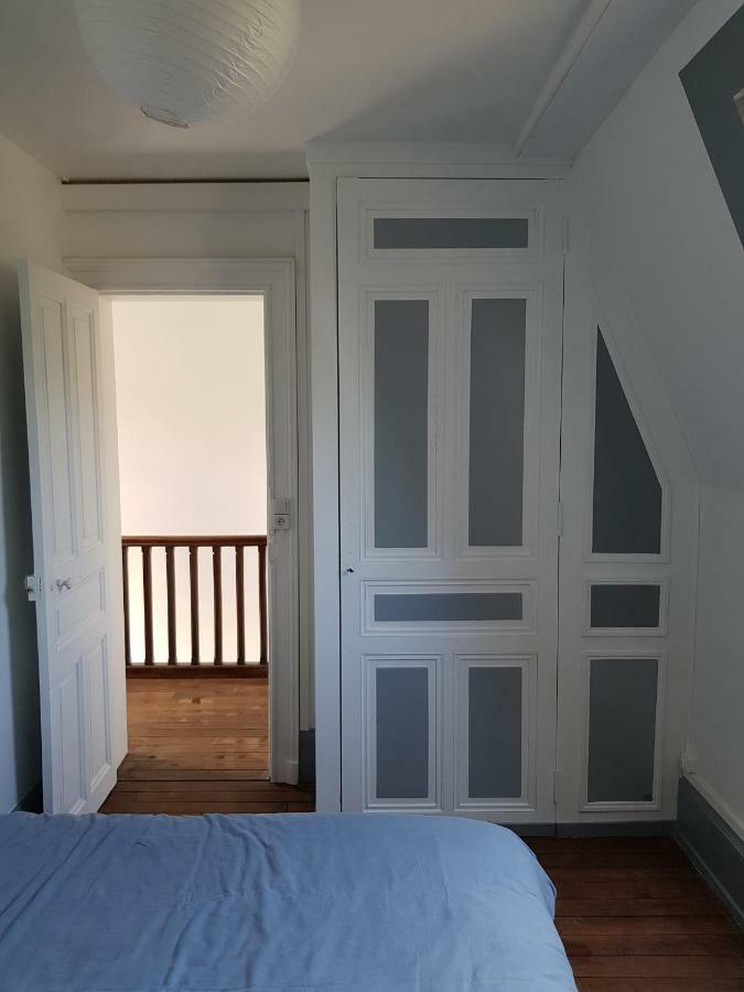 Appartement Atypique - 2 Chambres - Rue Calme Dans Centre Ville Sedan Luaran gambar