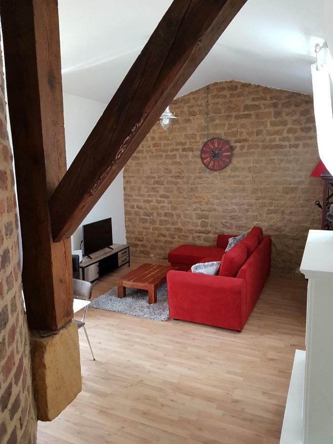 Appartement Atypique - 2 Chambres - Rue Calme Dans Centre Ville Sedan Luaran gambar