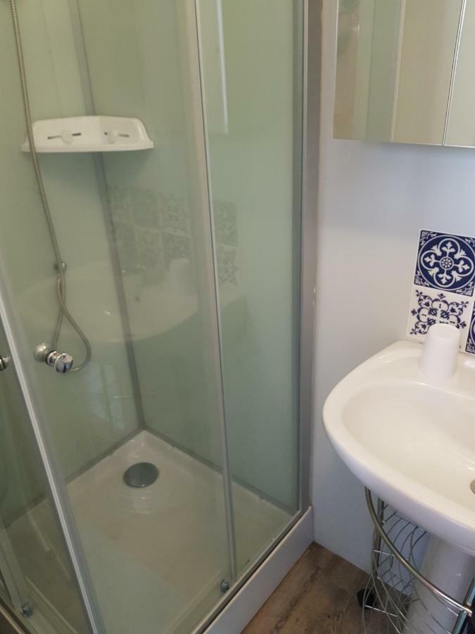Appartement Atypique - 2 Chambres - Rue Calme Dans Centre Ville Sedan Luaran gambar